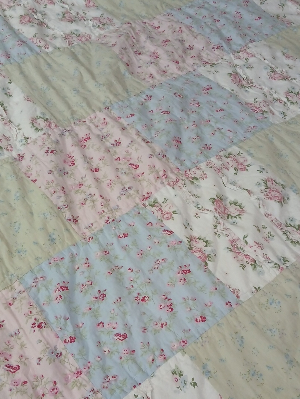 Shabby Chic Brand Quilt - Picture 7 of 13